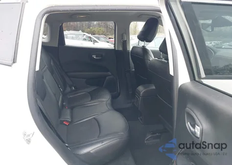 2020 Jeep Compass Latitude 4X4 z USA, uszkodzony, nr VIN 3C4NJDBB1LT145449